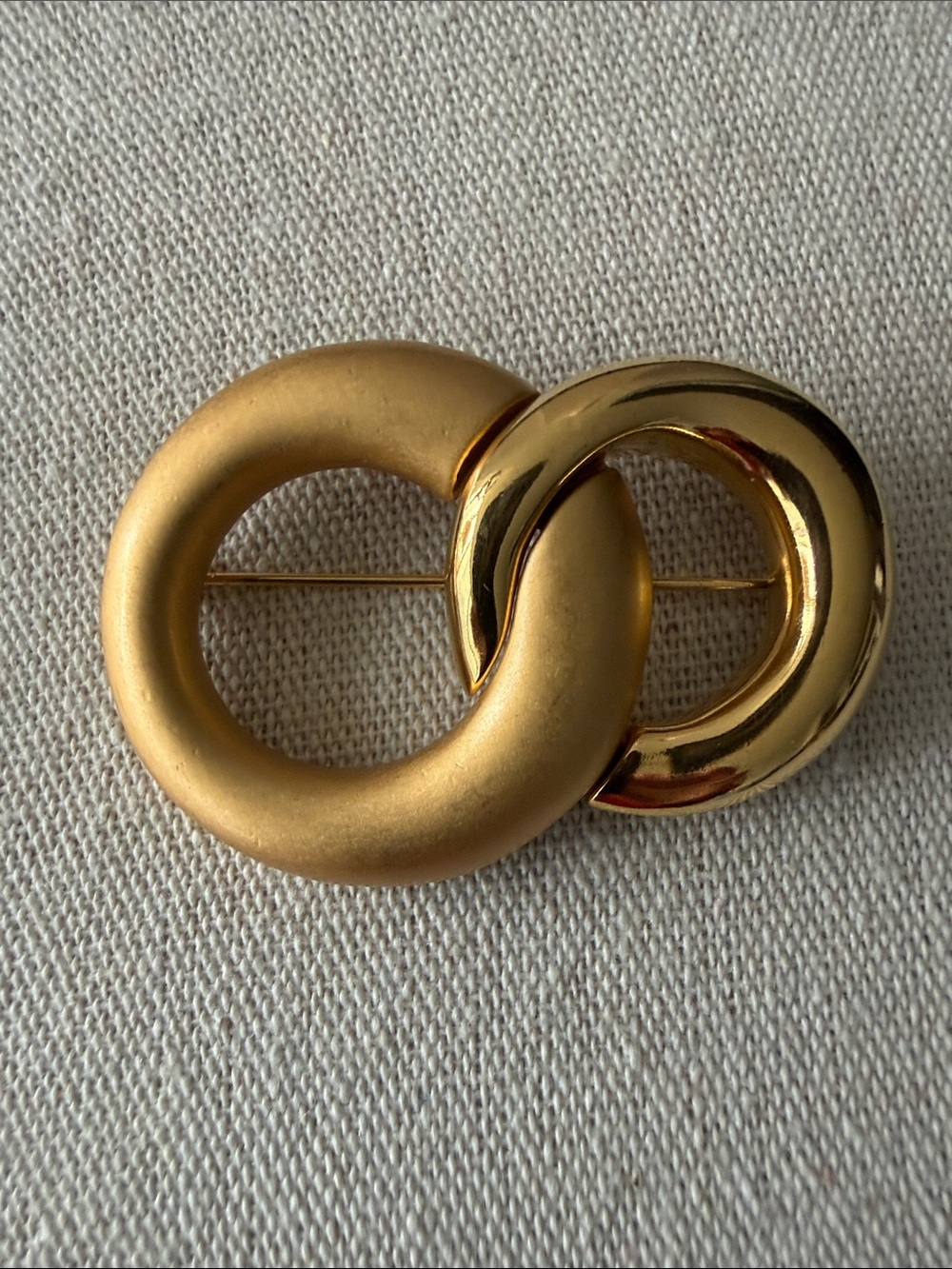 Monet Signed Vintage Double Circle Matte & Shiny Gold Plated Brooch. 1980’s.